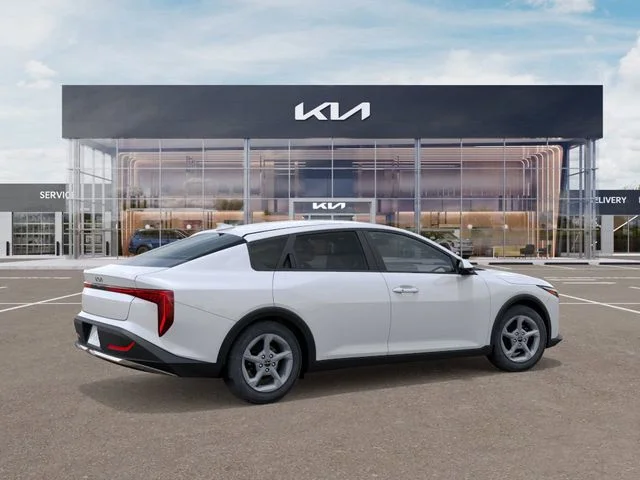 2025 Kia K4 LXS - Photo 6