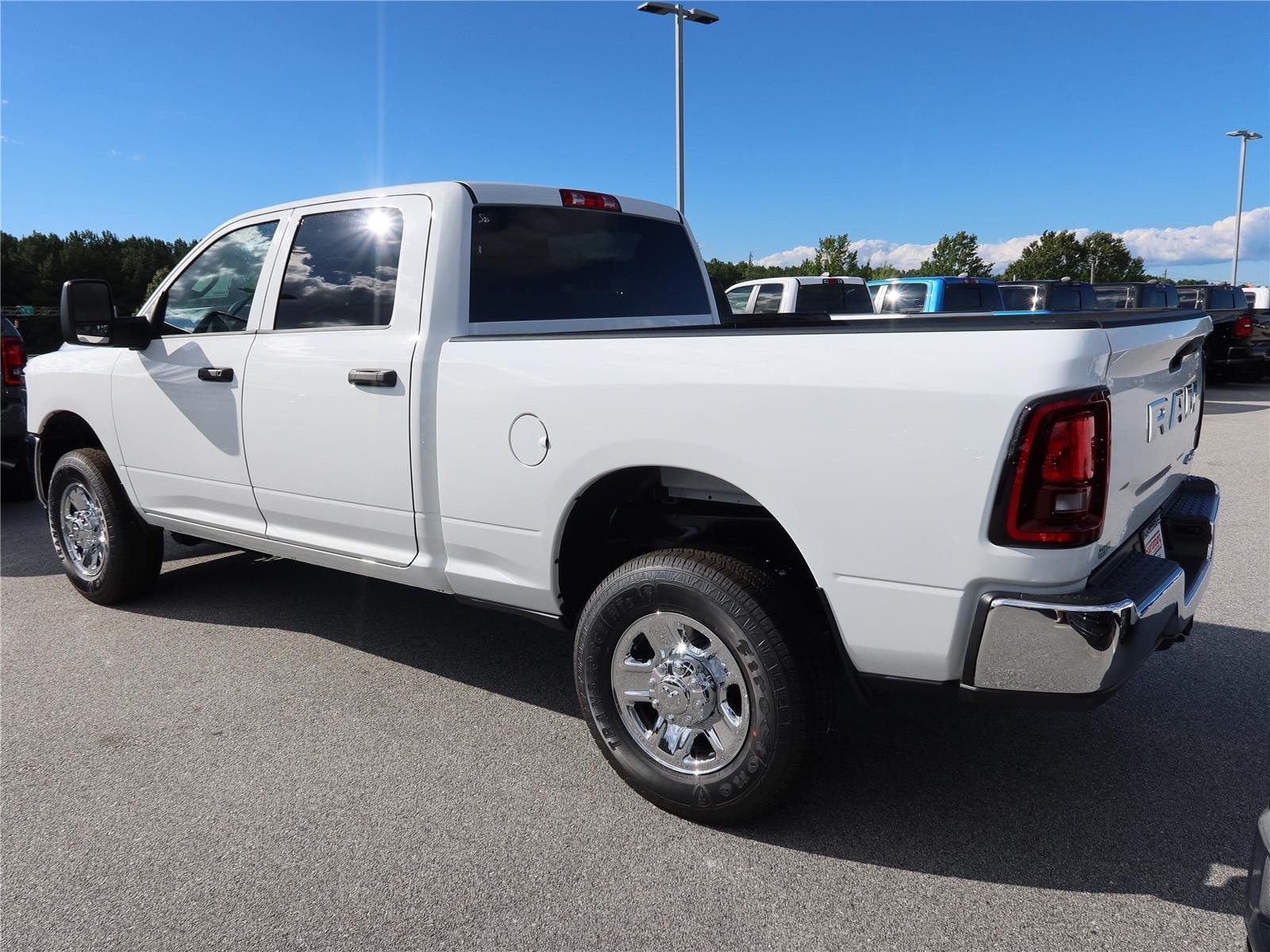 New 2026 Bright White Clear-Coat Exterior Paint RAM Tradesman image 4