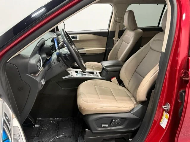 Used 2020 Red Ford Limited image 12