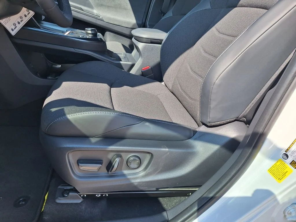 2026 Toyota C-HR SE - Photo 12