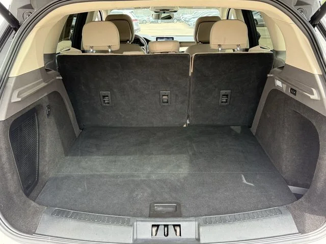 Used 2022 White Lincoln Grand Touring image 27