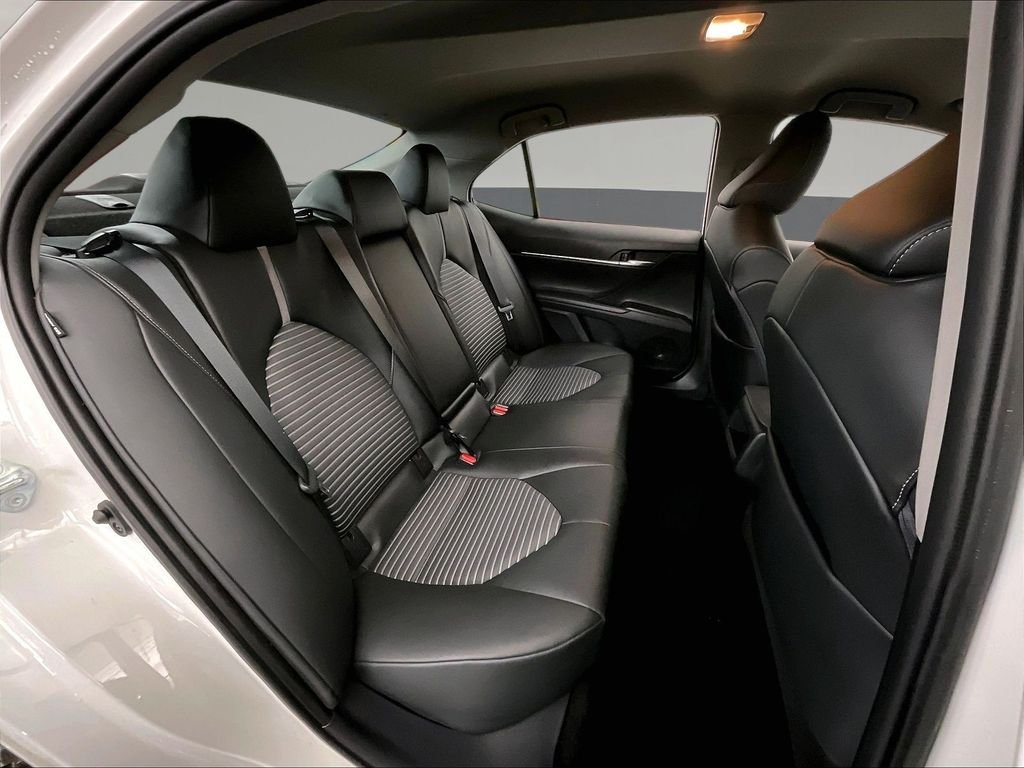 Used 2021 White Toyota SE Nightshade image 31