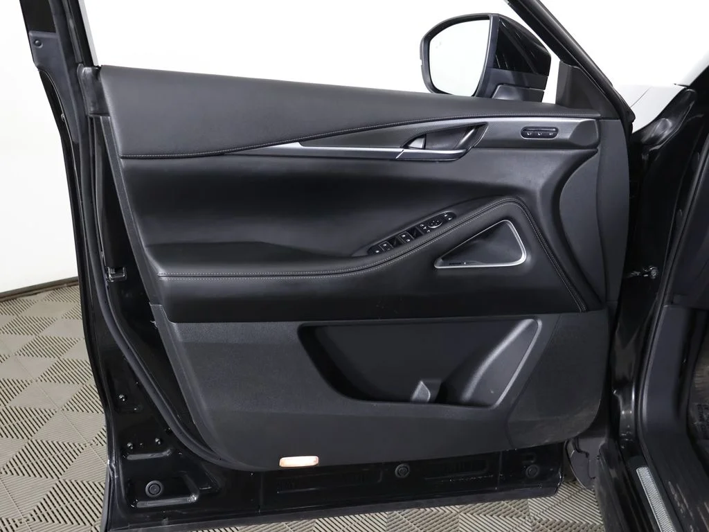 Used 2024 Mineral INFINITI LUXE image 28