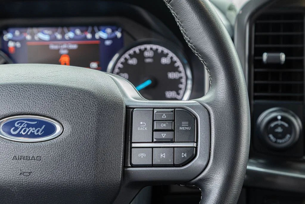 Used 2023 Black Ford XLT image 19