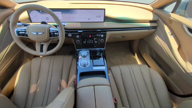 Used 2025 Silver Genesis 2.5T image 10