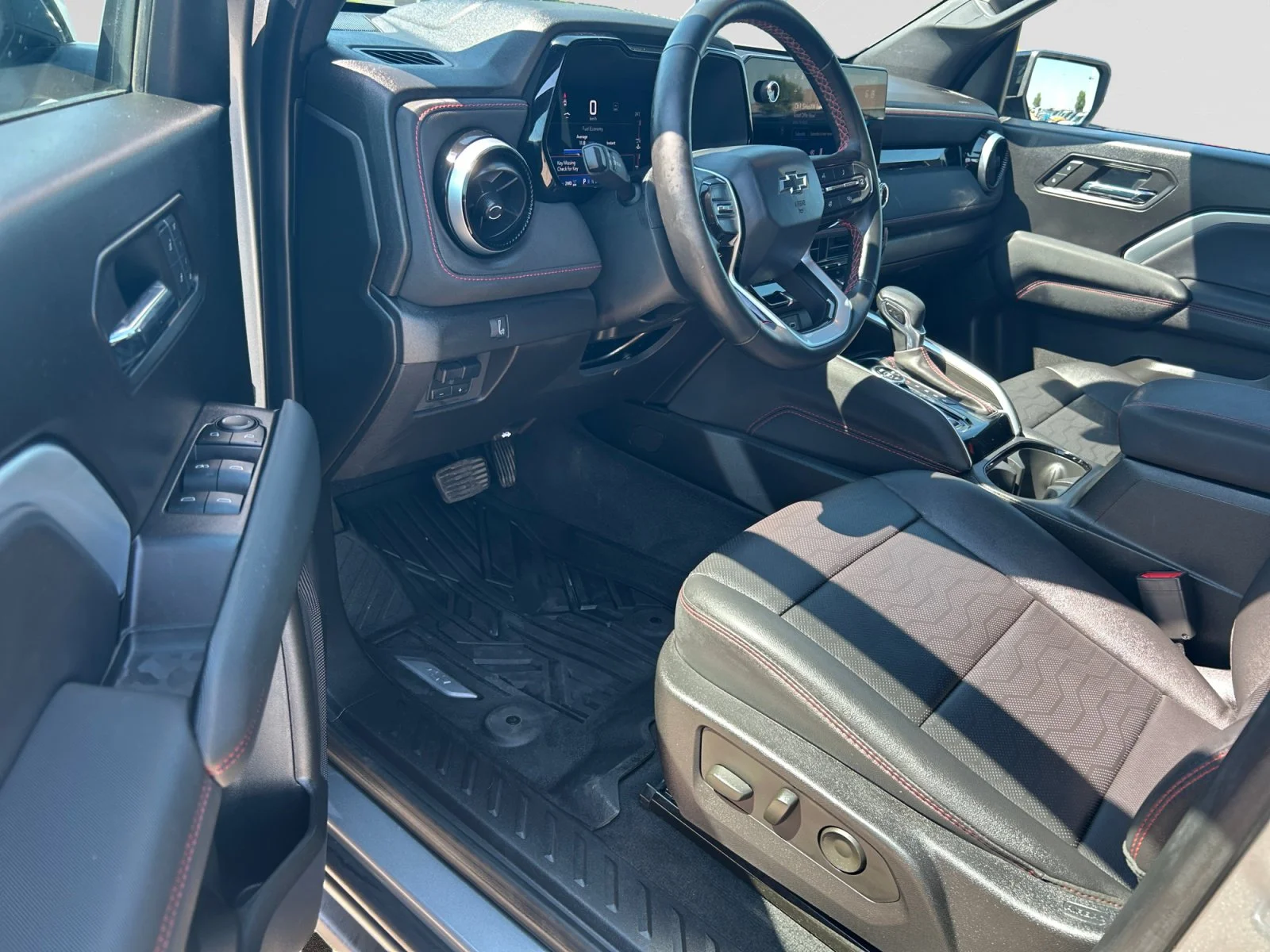 Used 2023 GRAY Chevrolet Crew Cab  4WD Z71 image 13