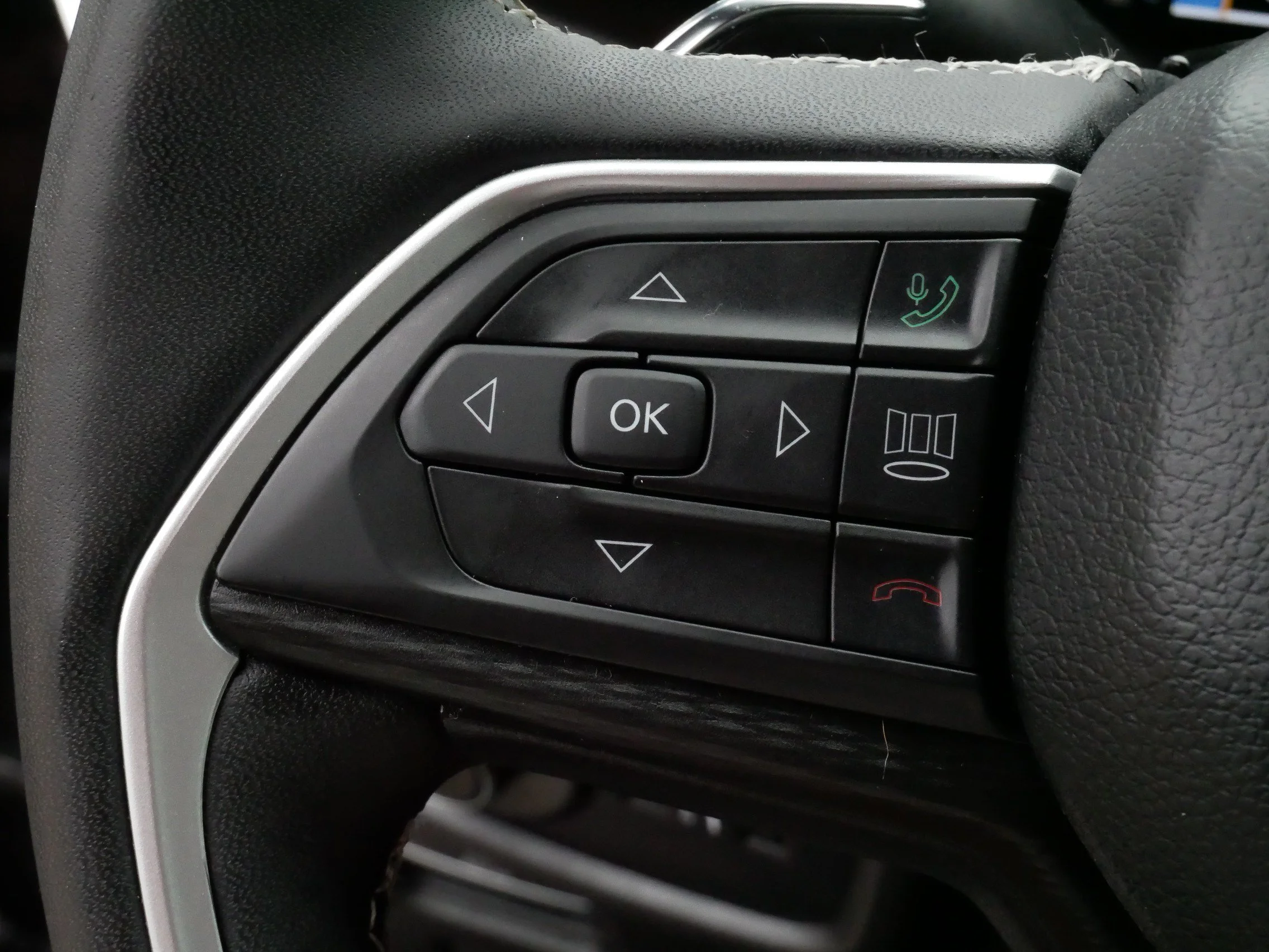 Used 2023 Baltic Gray Metallic Clearcoat Jeep Altitude X image 26