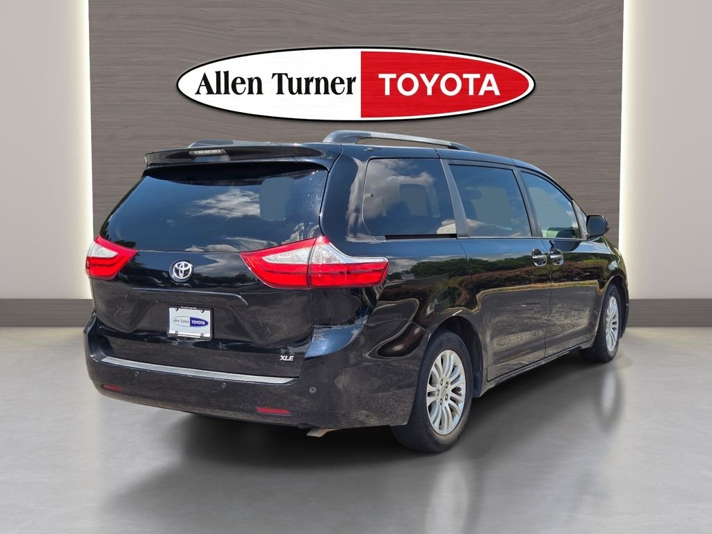 Used 2015 Black Toyota XLE image 9