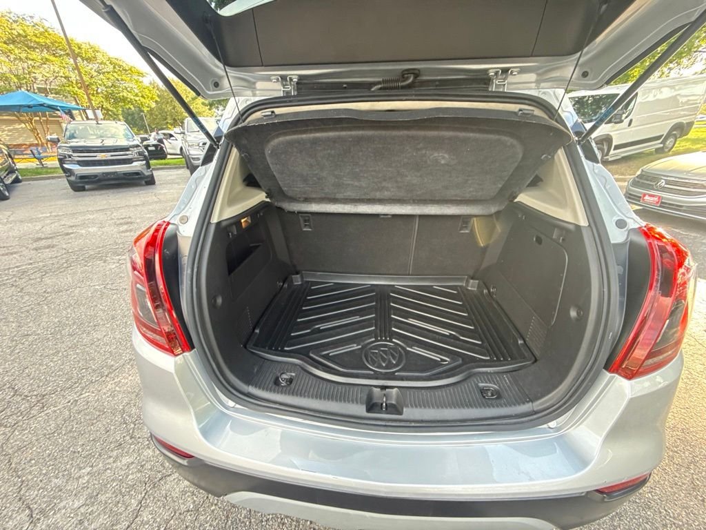 Used 2017 Silver Buick Essence image 4