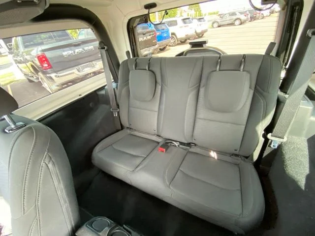 Used 2020 Gray Jeep Sport S image 14