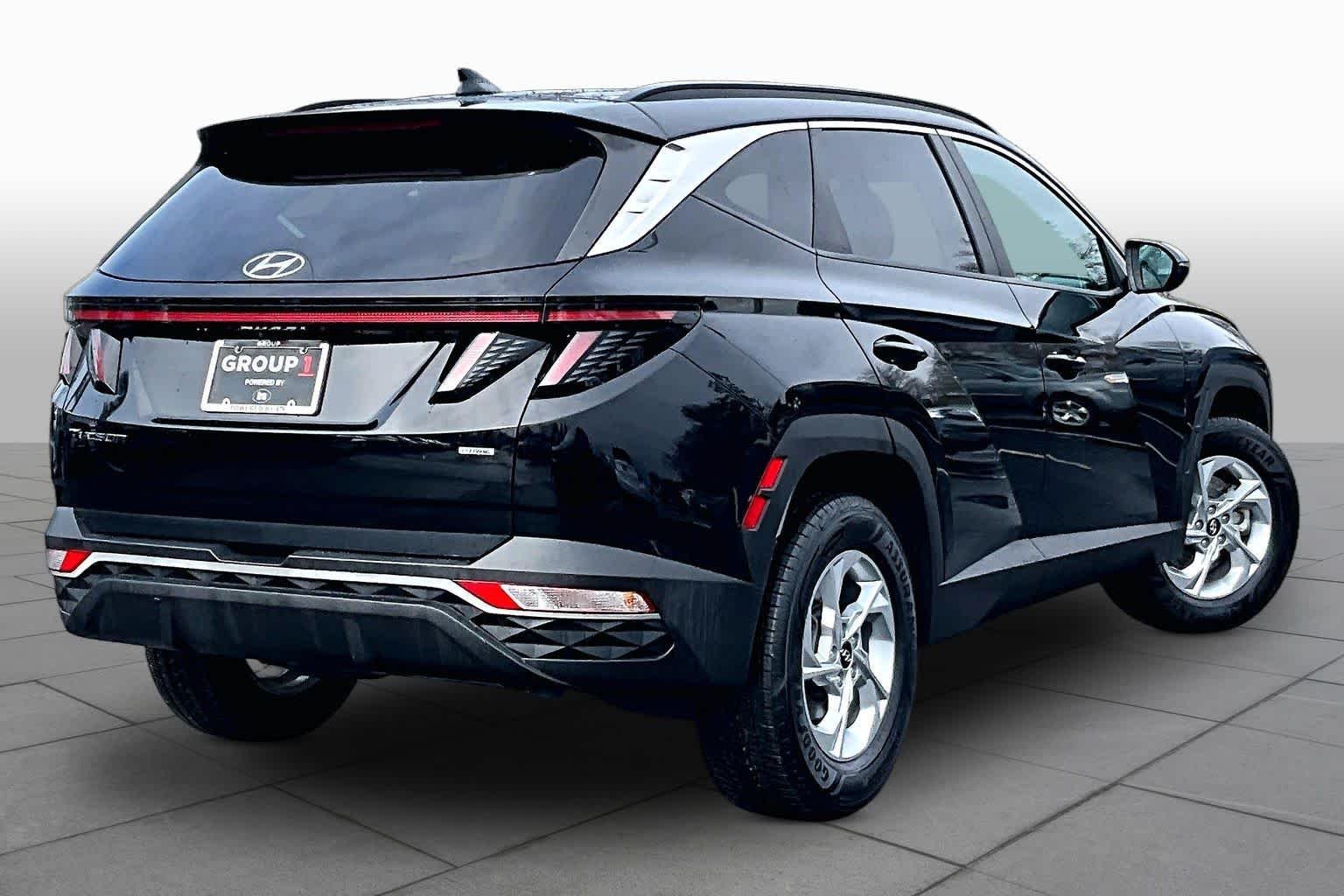 Used 2022 Phantom Black Hyundai SEL image 18