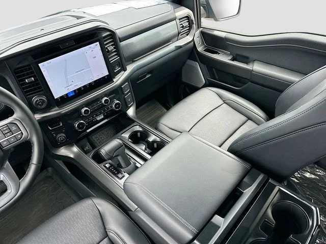 Used 2025 Silver Ford Lariat image 23