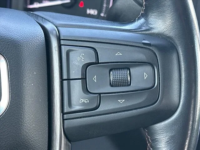 Used 2022 White GMC AT4 image 26