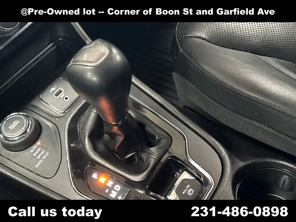 Used 2019 Green Jeep Limited image 25