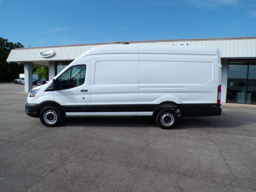 New 2026 Oxford White Ford Cargo Van image 4