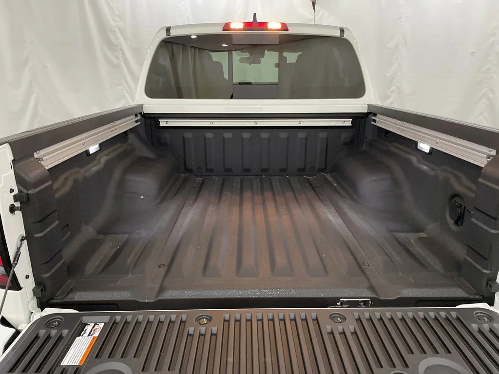 New 2026 Glacier White Nissan Crew Cab SV image 7