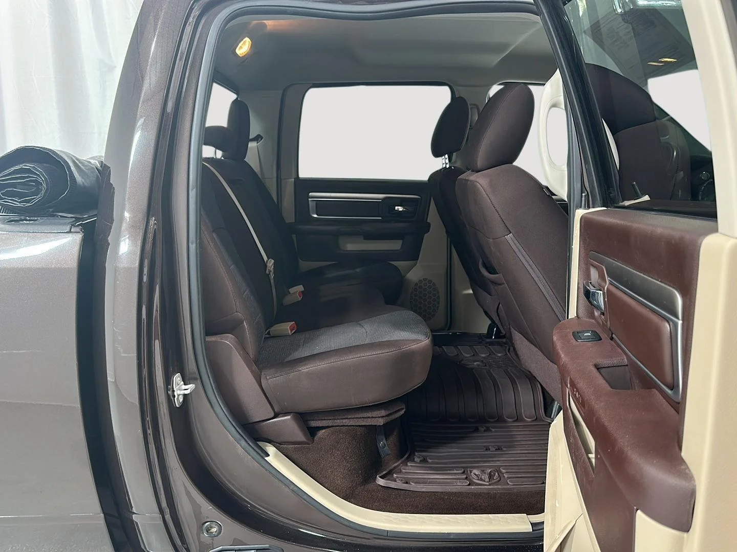 Used 2016 Luxury Brown Pearlcoat Ram Big Horn image 22