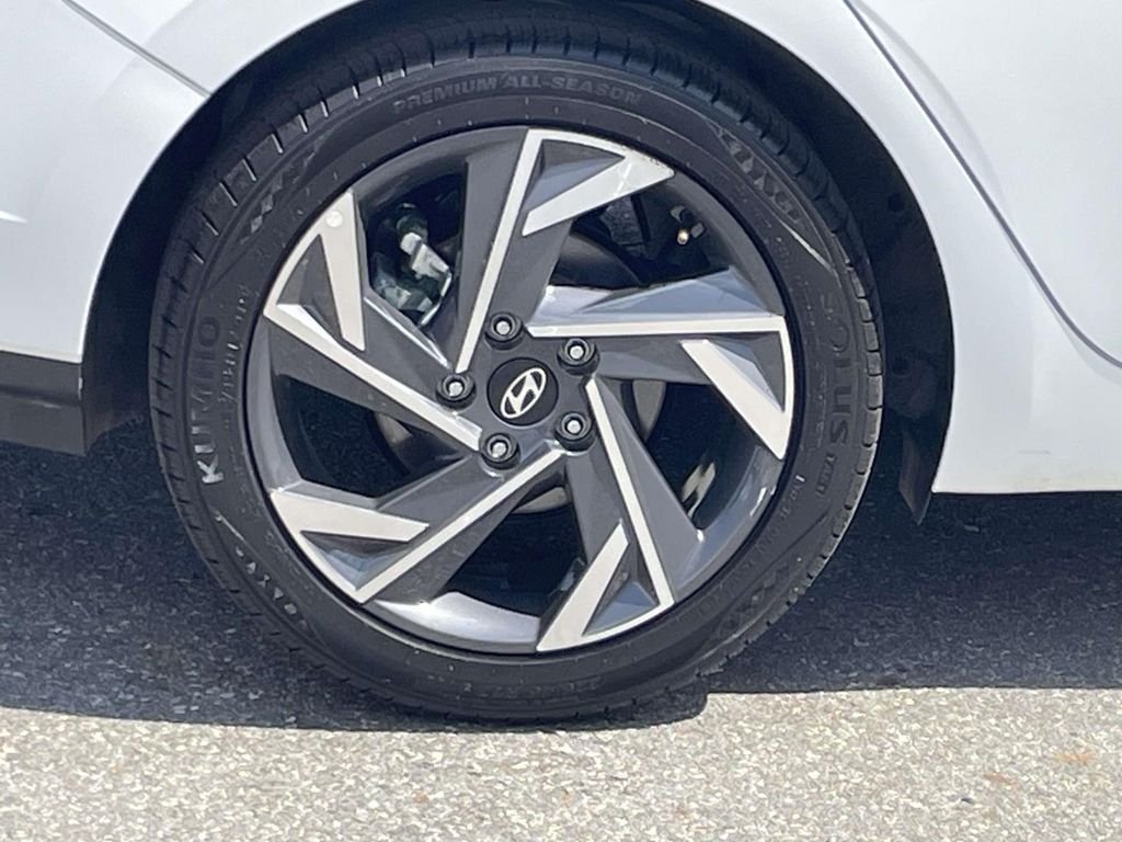 Certified Used 2025 White Hyundai SEL Convenience image 7
