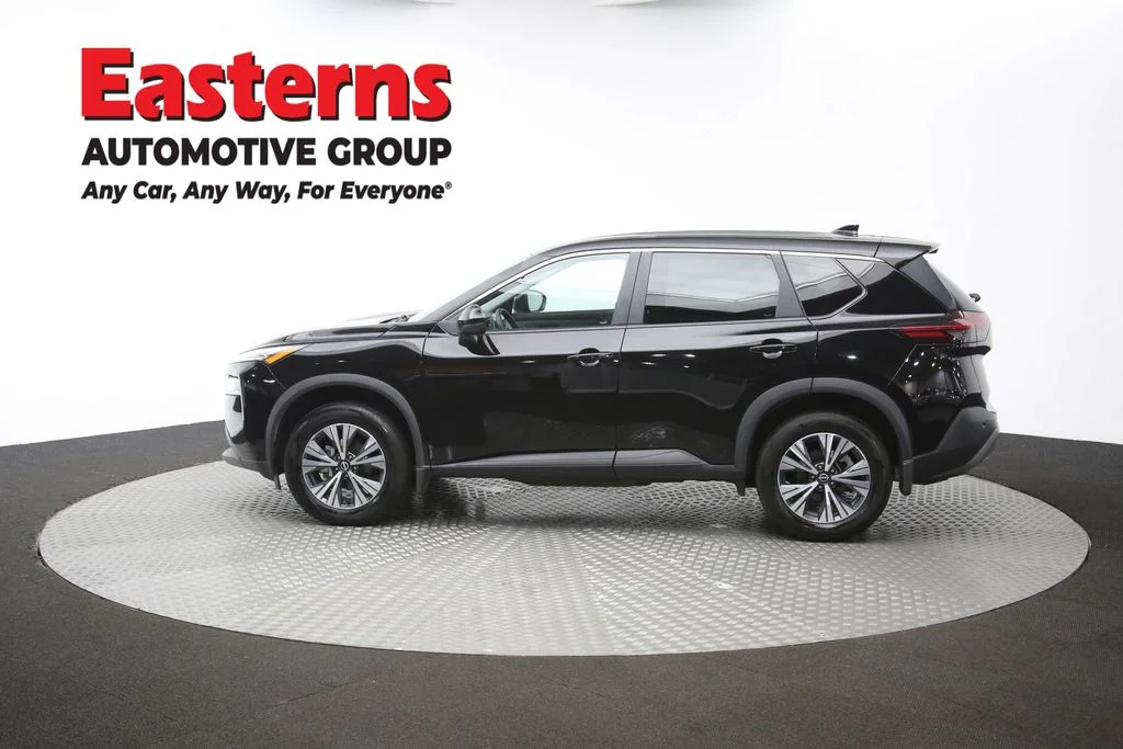 Used 2022 Black Nissan SV image 59