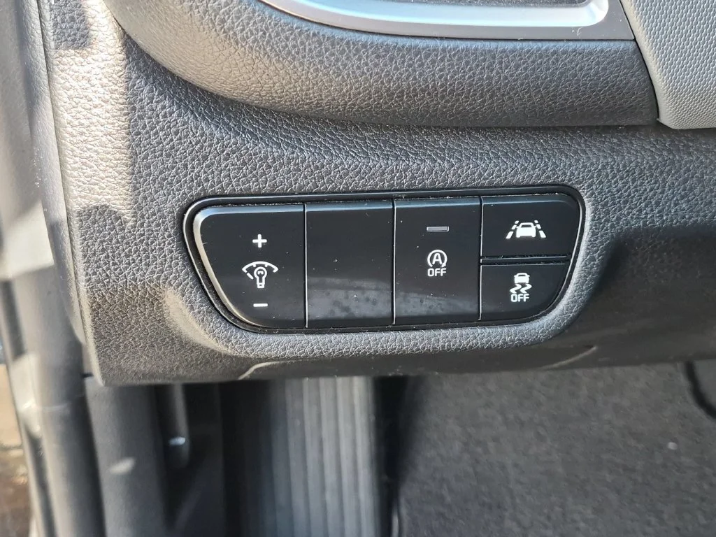 Used 2023 Black Kia LX image 13