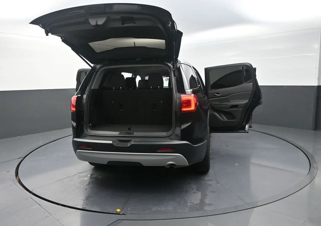 Used 2019 Black GMC SLE-1 image 37