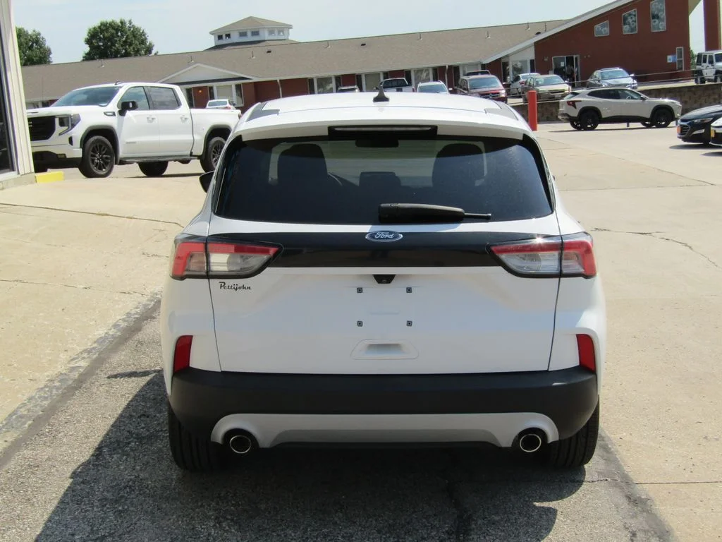 Used 2021 White Ford SE image 4