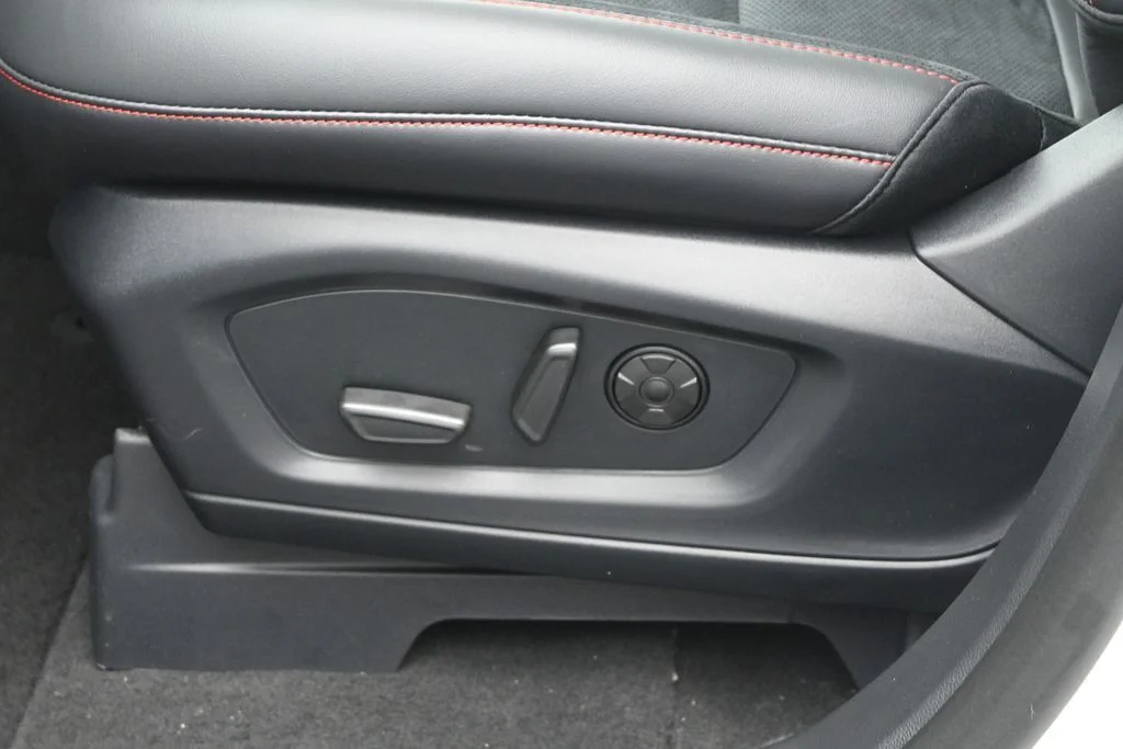 New 2026 Star White Metallic Tri-Coat Ford ST image 9