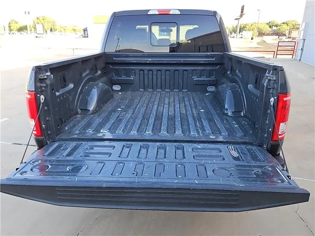 Used 2016 Lithium Gray Ford XLT 4x4 SuperCrew Cab Styleside 5.5 ft. box 145 in image 6