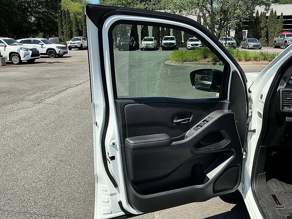 Used 2023 Glacier White Nissan S image 11