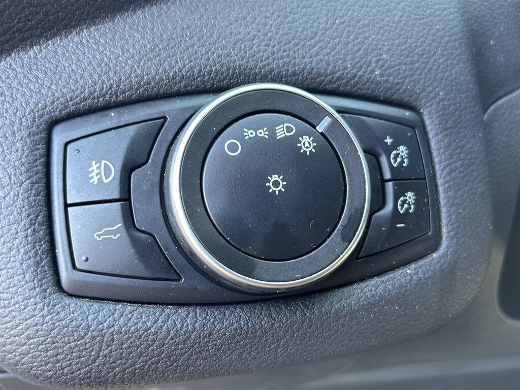Used 2019 Wh Ford  image 11