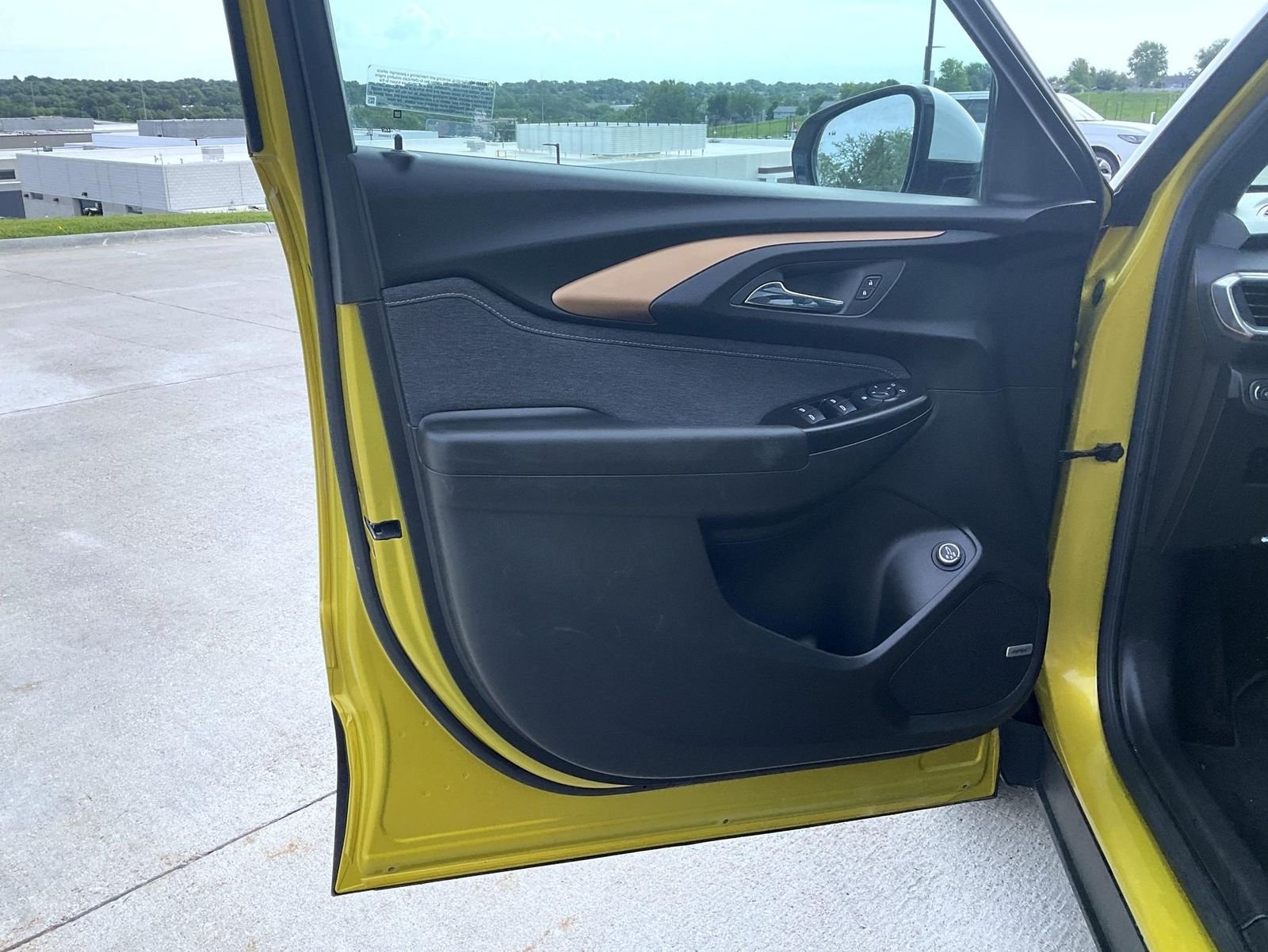 Used 2023 Yellow Chevrolet ACTIV image 10