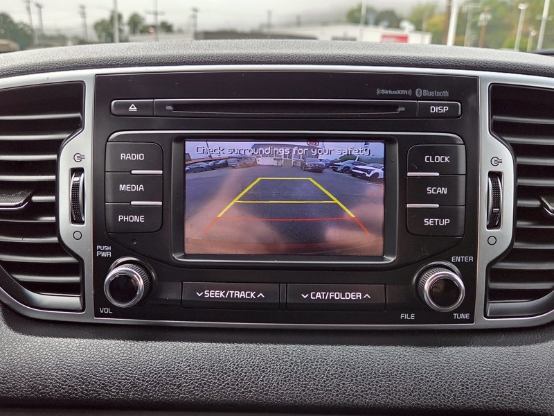 Used 2018 Red Kia LX image 32
