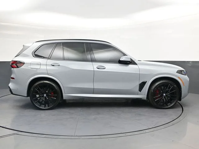 Used 2026 Gray BMW xDrive40i image 3