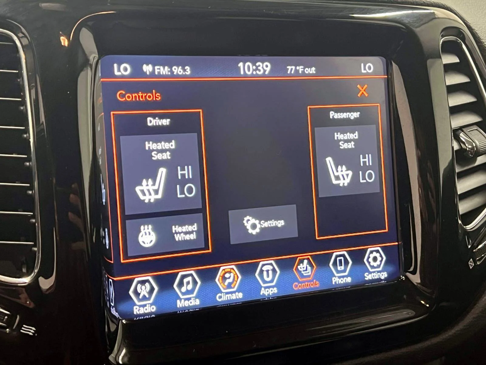 Used 2019 Diamond Black Crystal Pearlcoat Jeep Limited image 32