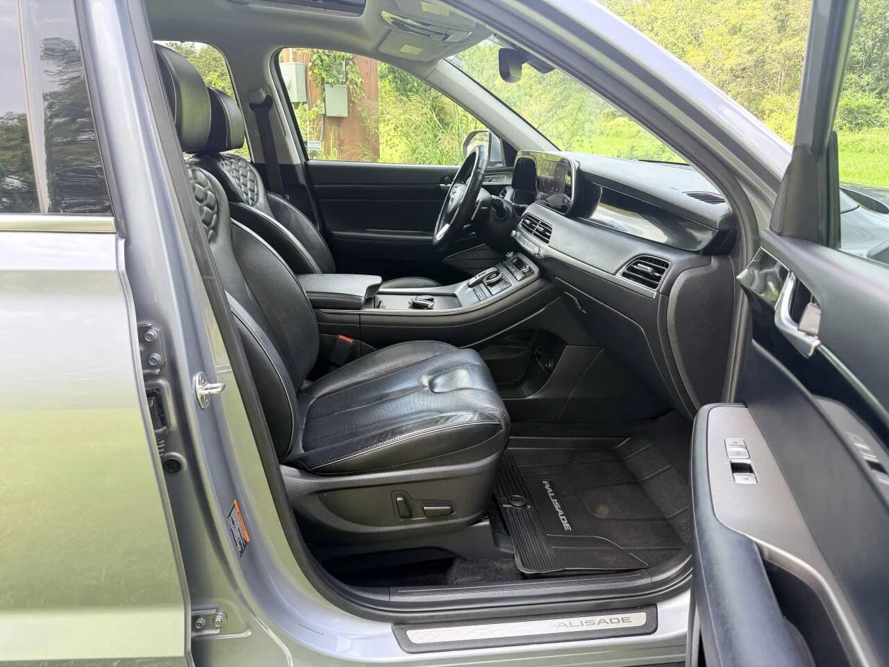 Used 2021 Gray Hyundai Limited 4dr SUV image 30