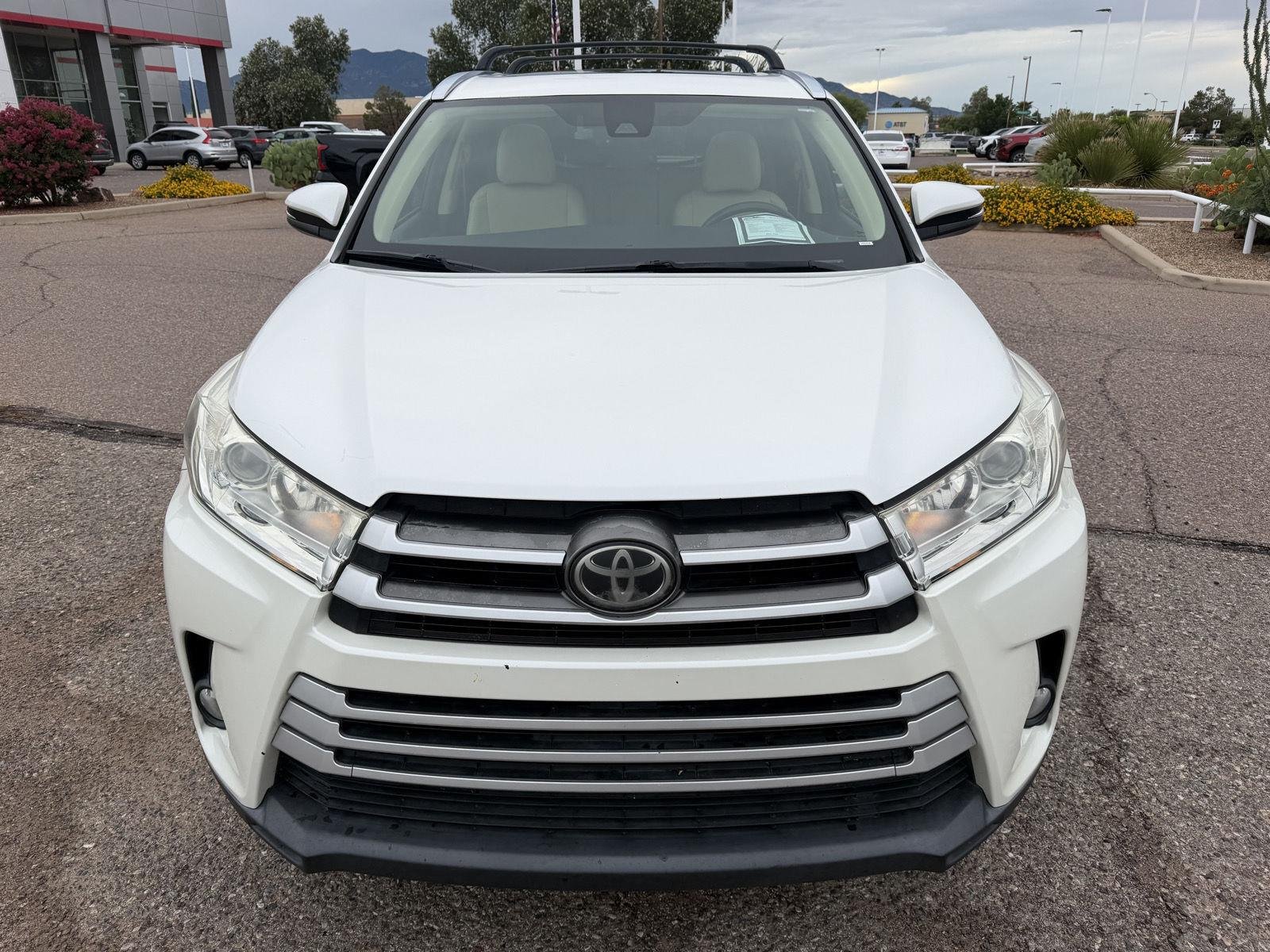 Used 2017 Blizzard Pearl Toyota XLE image 8