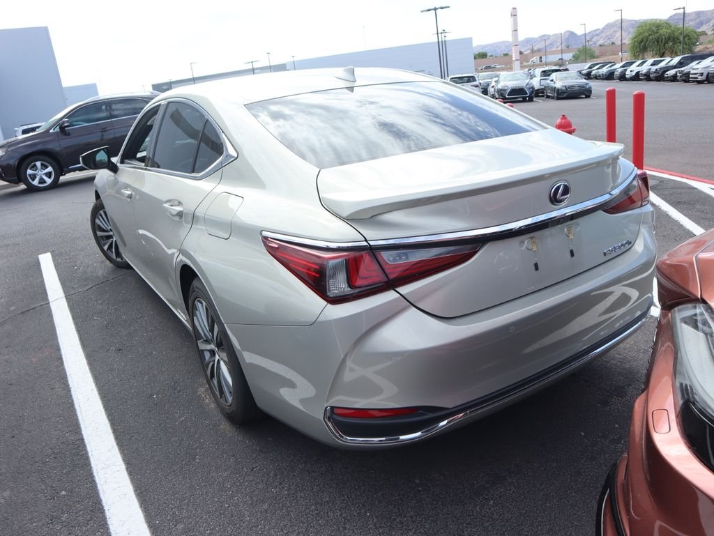 Used 2019 Beige Metallic Lexus 300h image 2