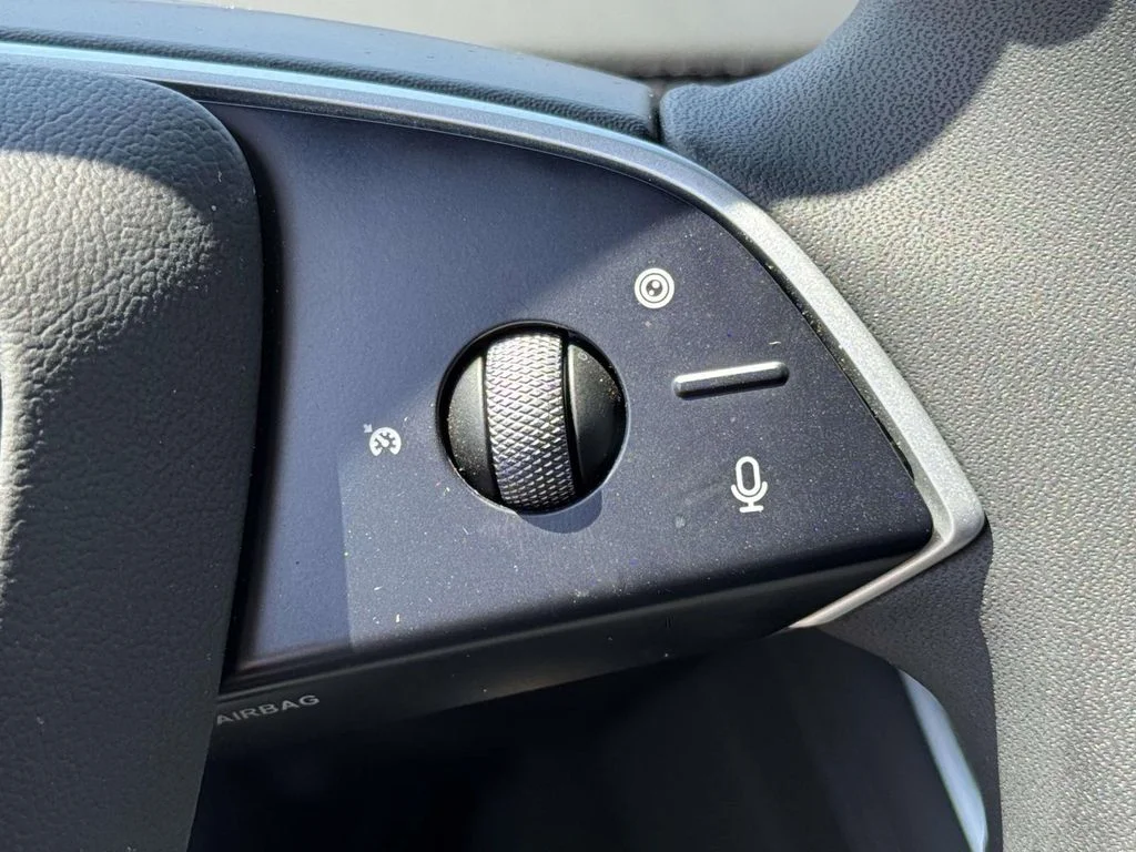 2026 Tesla Model Y Premium - Photo 18