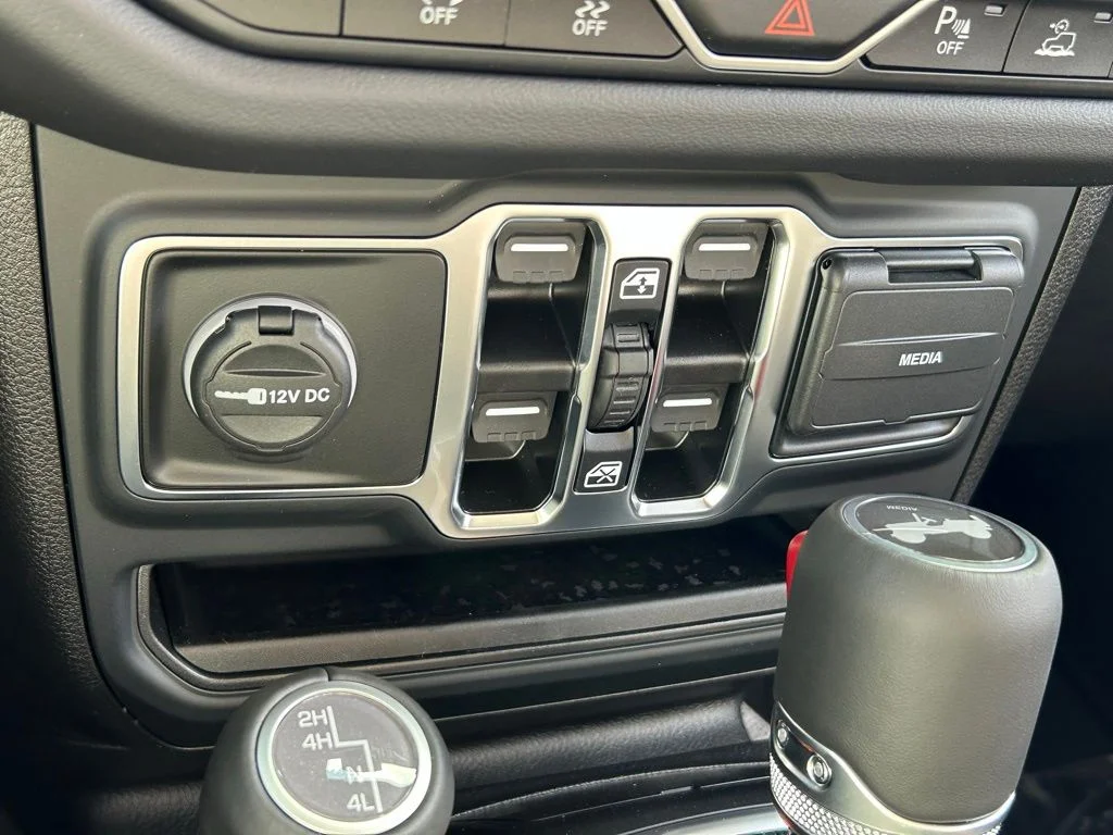 Used 2024 Blue Jeep Sahara image 42