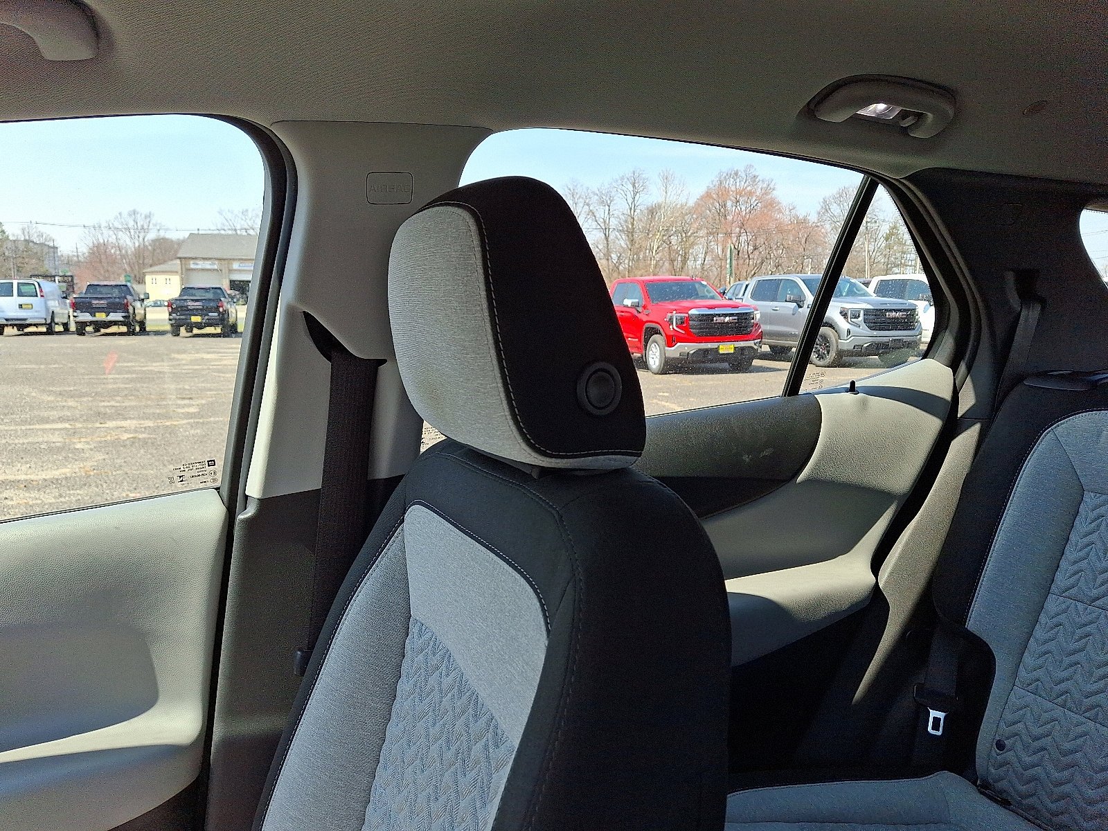2023 Chevrolet Equinox LS - Photo 13