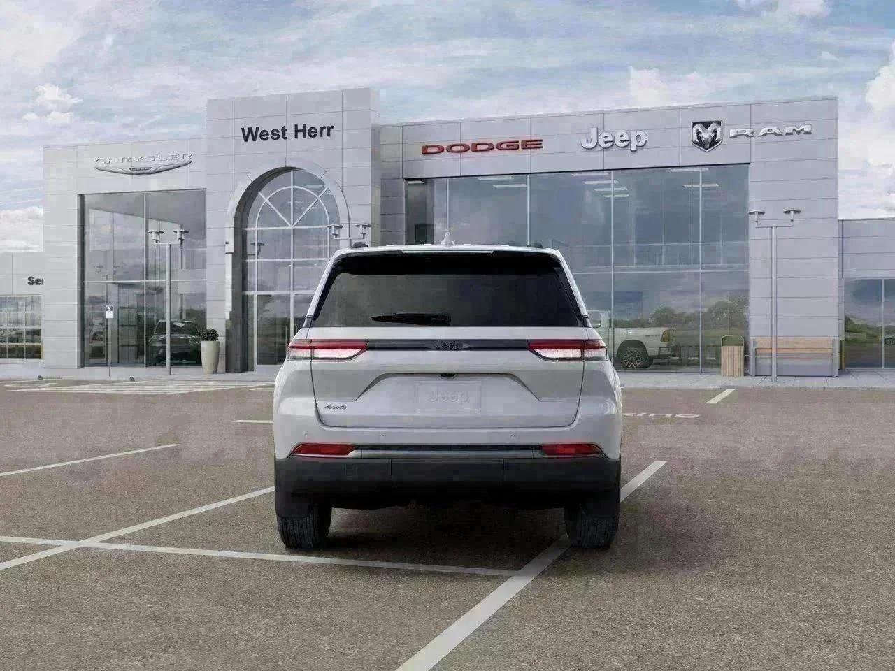 New 2026 Bright White Clearcoat Jeep Laredo image 33