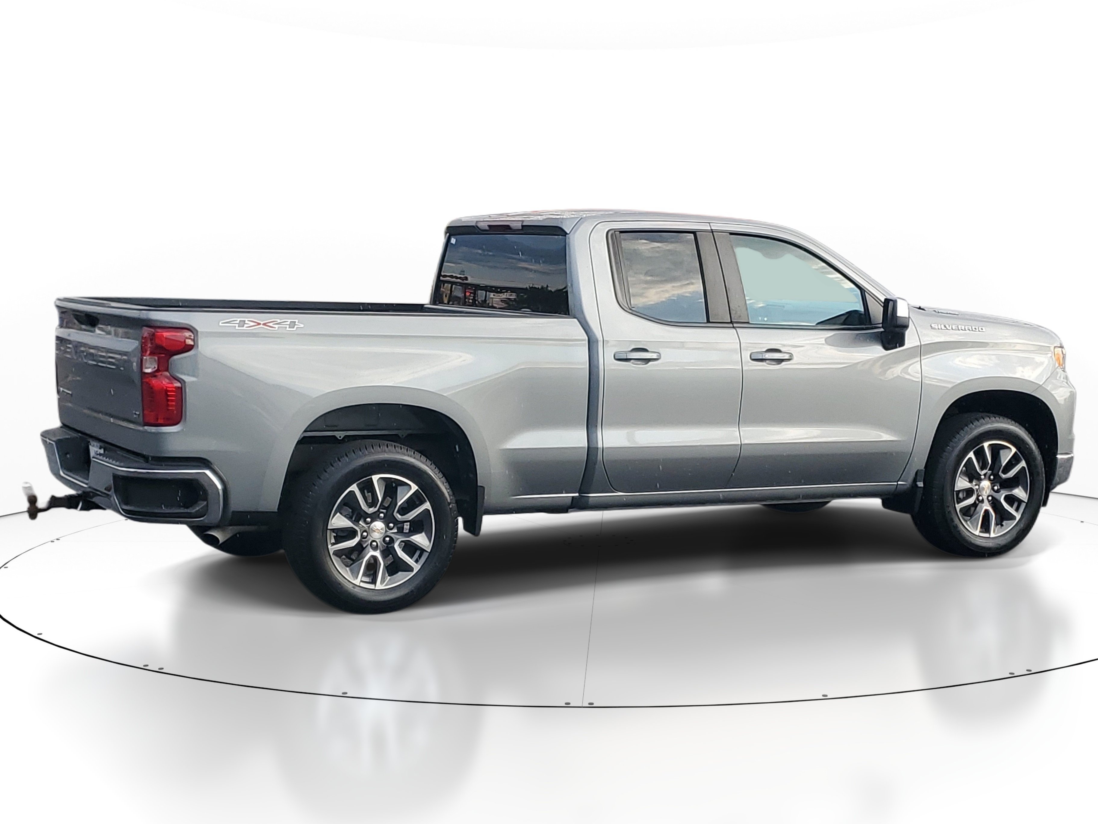 Used 2024 Sterling Gray Metallic Chevrolet LT image 5