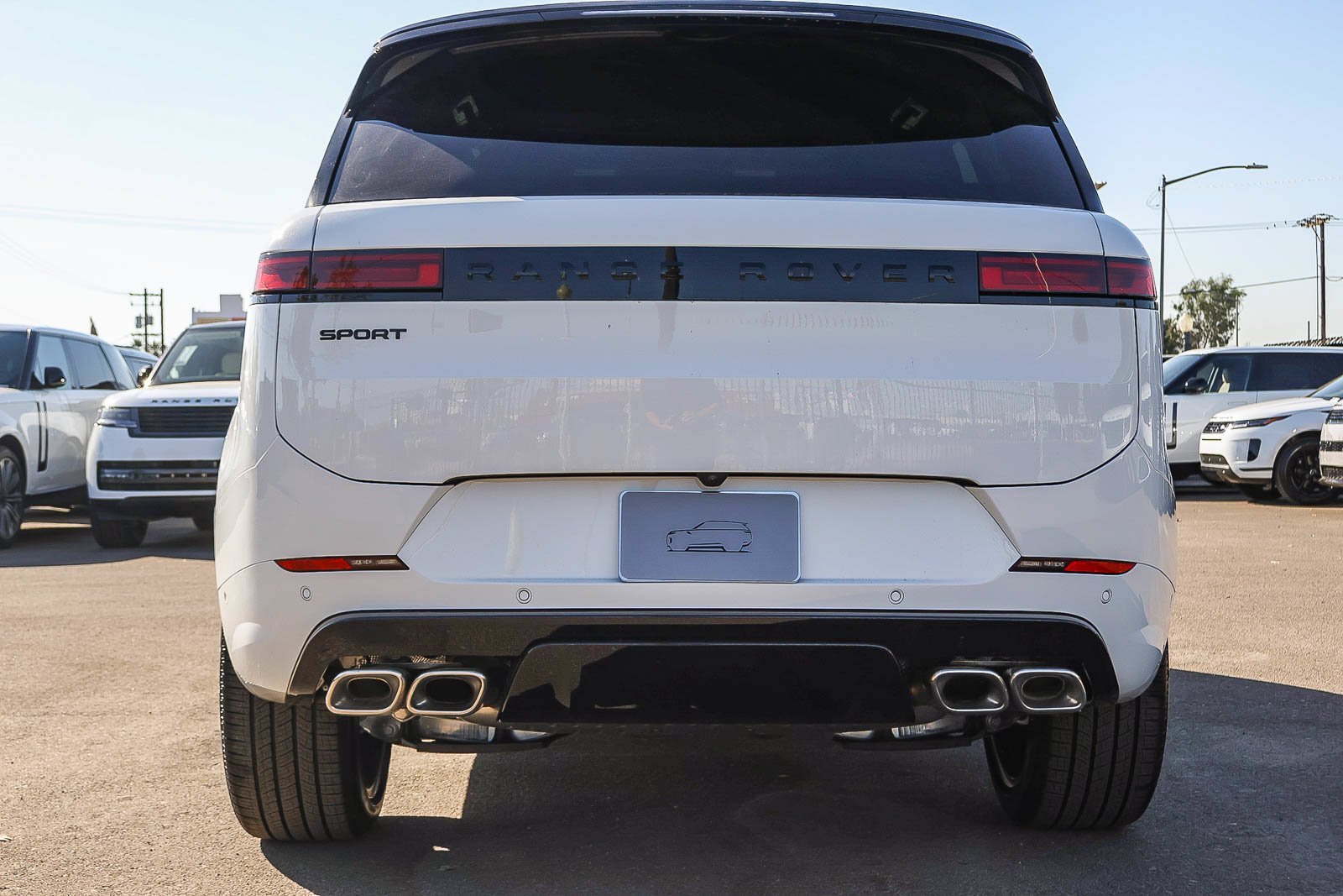 New 2026 Fuji White LAND ROVER Dynamic SE image 6
