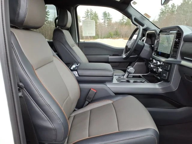 New 2026 Star White Metallic Tri-Coat Ford Lariat image 32