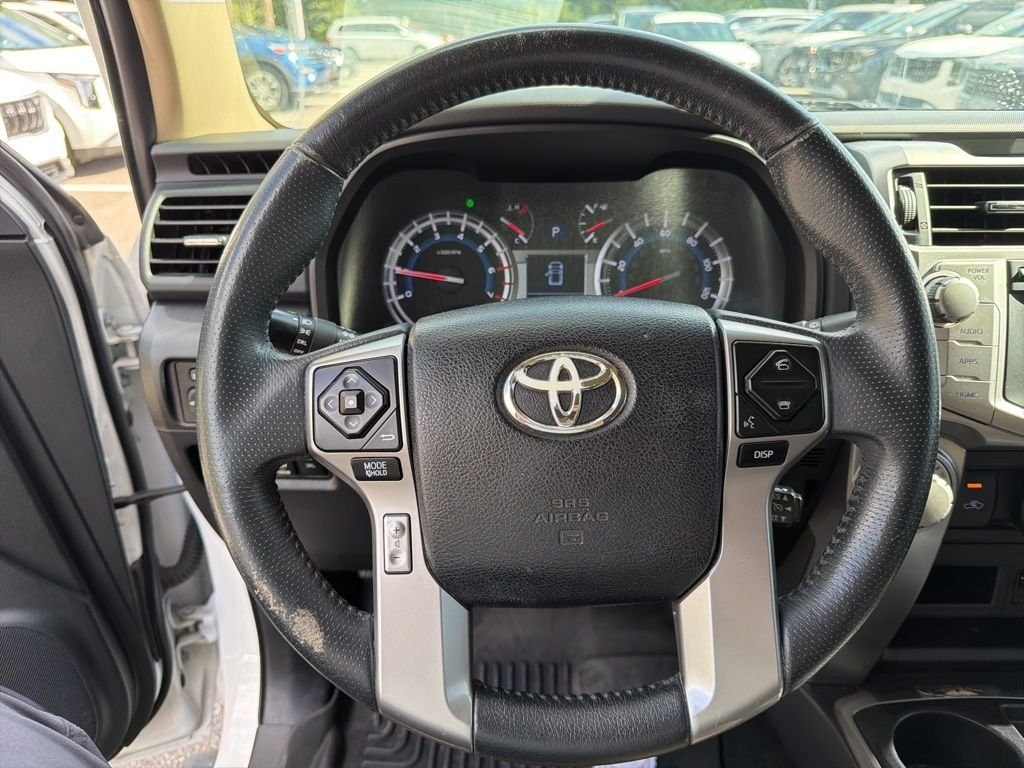 Used 2016 White Toyota SR5 image 11