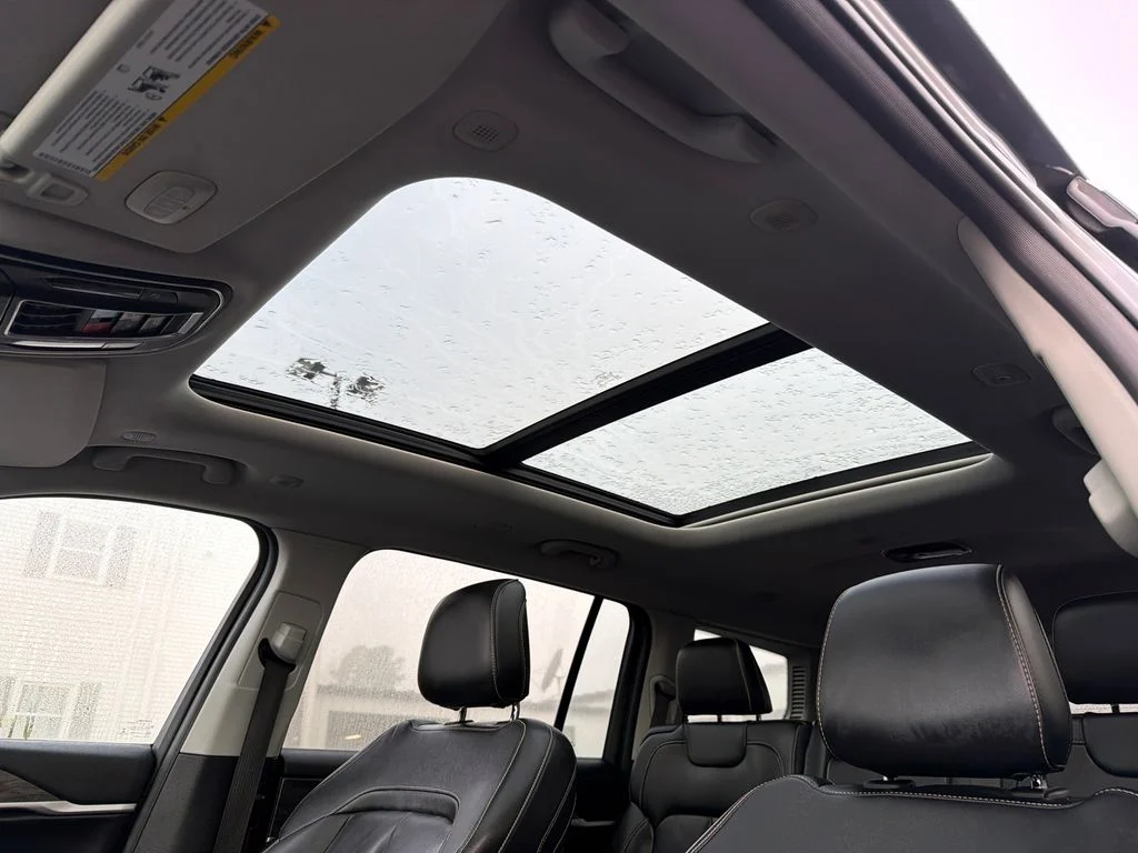 Used 2022 Gray Jeep Limited image 33
