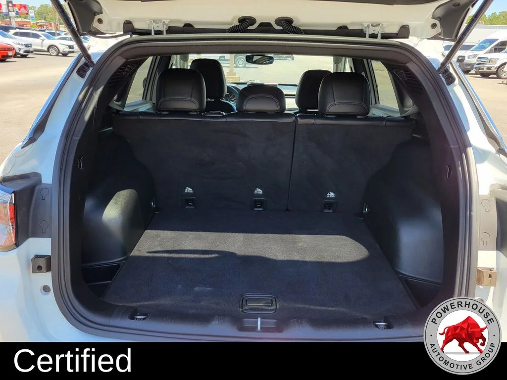 Used 2024 White Jeep Latitude image 14