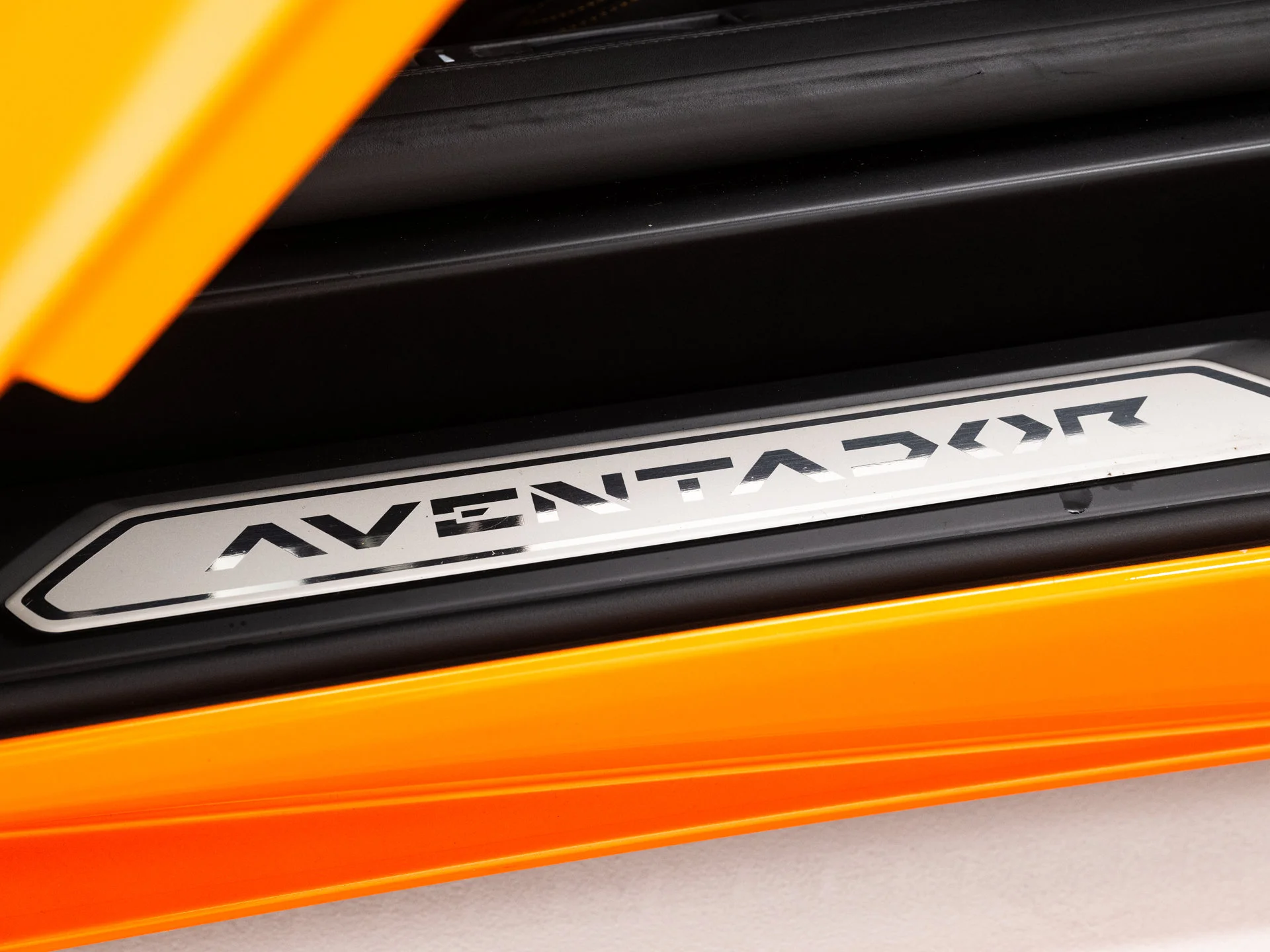 Used 2016 Arancio Atlas Pearl Effect Lamborghini LP700-4 image 32