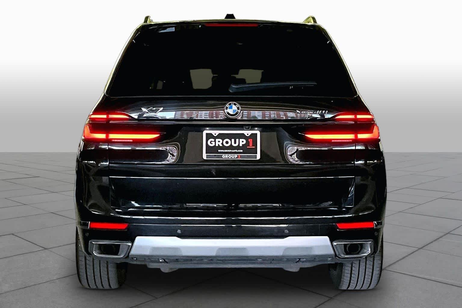 Used 2025 Black Sapphire Metallic BMW xDrive40i image 4