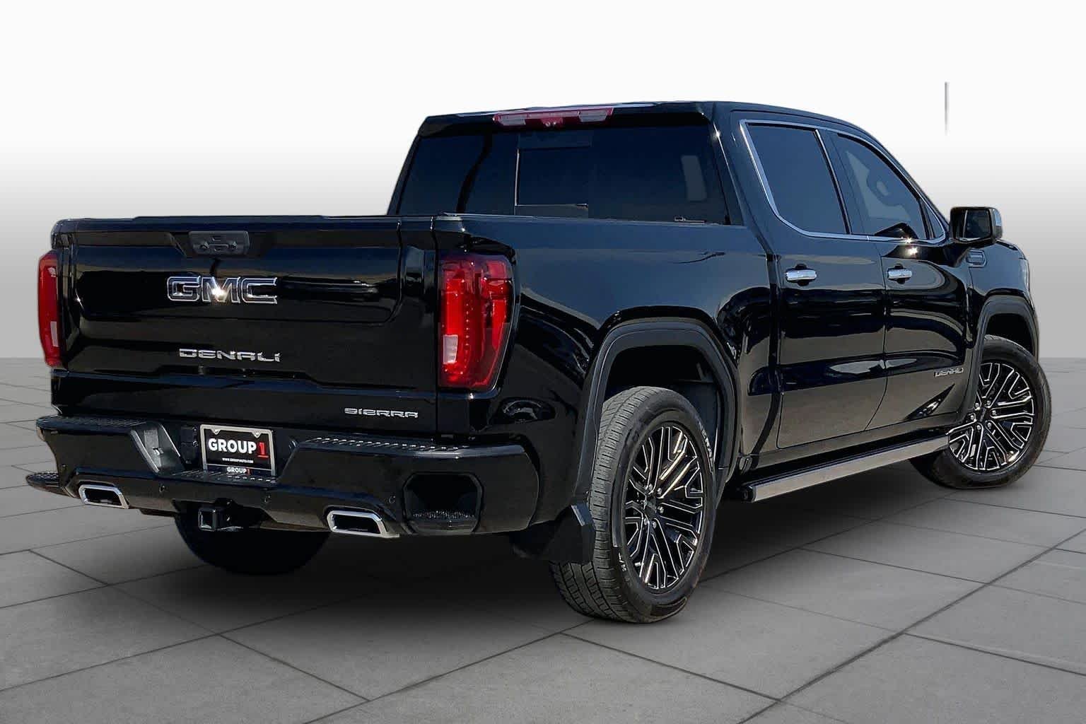 Used 2022 Onyx Black GMC Denali Ultimate image 11